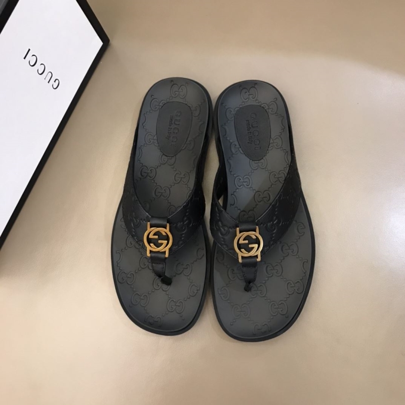 G*u*i slippers